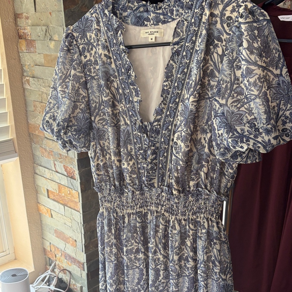 Max Studio Blue and White Floral Puff-Sleeve Midi Dress